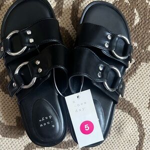 New! A new day platform sandals